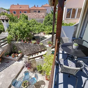 Apartment M&v, Zadar